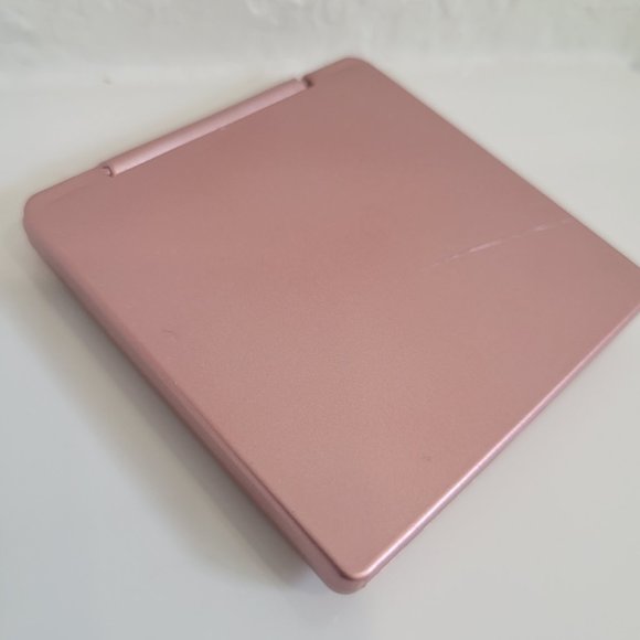 Elegant Silver Floral Compact Mirror - Picture 7 of 8